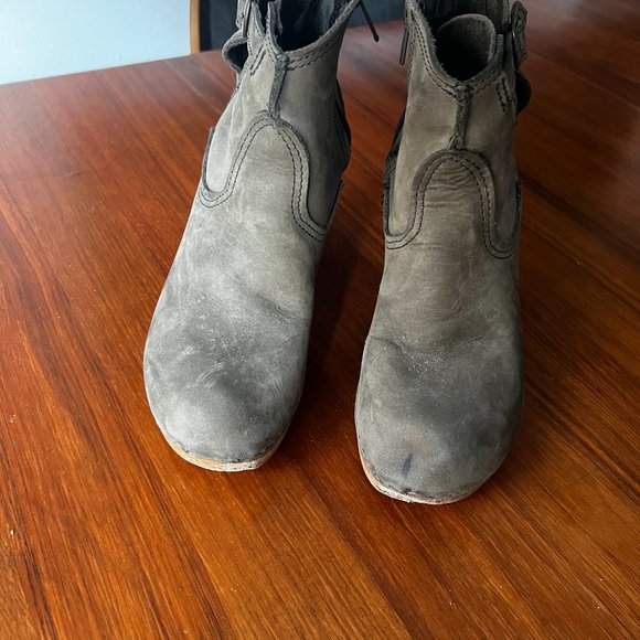 No 6 Clog Boots - Picture 2 of 4